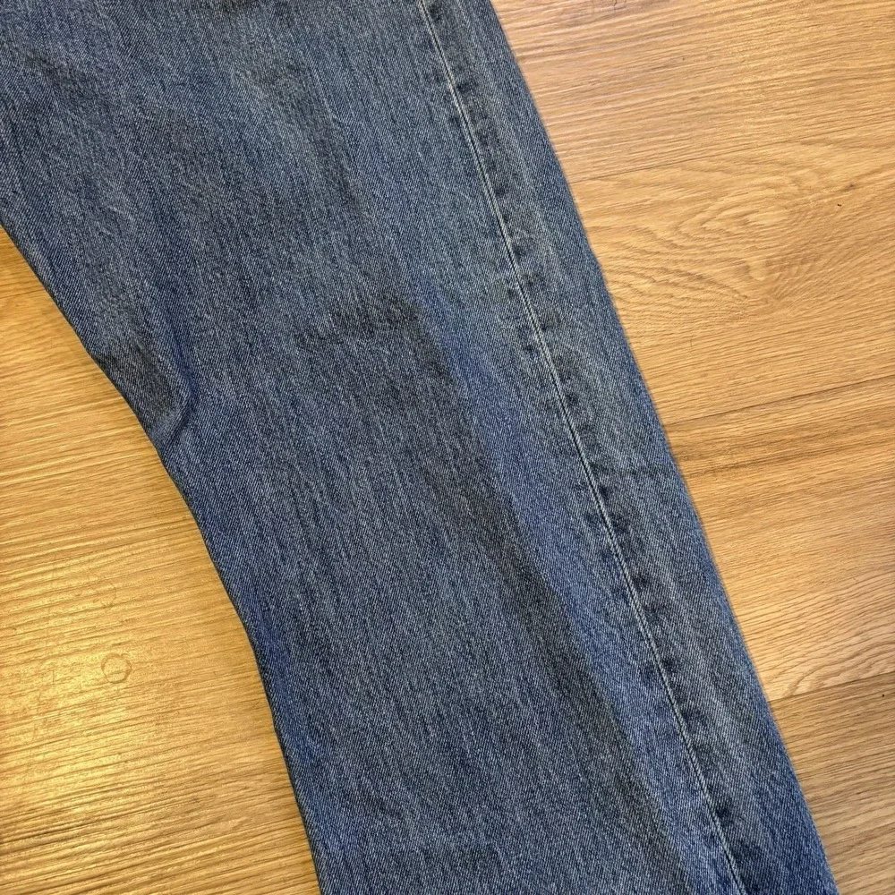 Levis 501 Denim Jeans Mens‎ Size 40 X 30 Original Fit Button Fly Medium Wash 1M